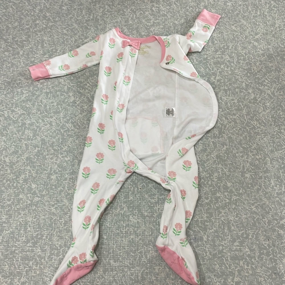 EUC The Beaufort Bonnet company pajama size 12-18 mo